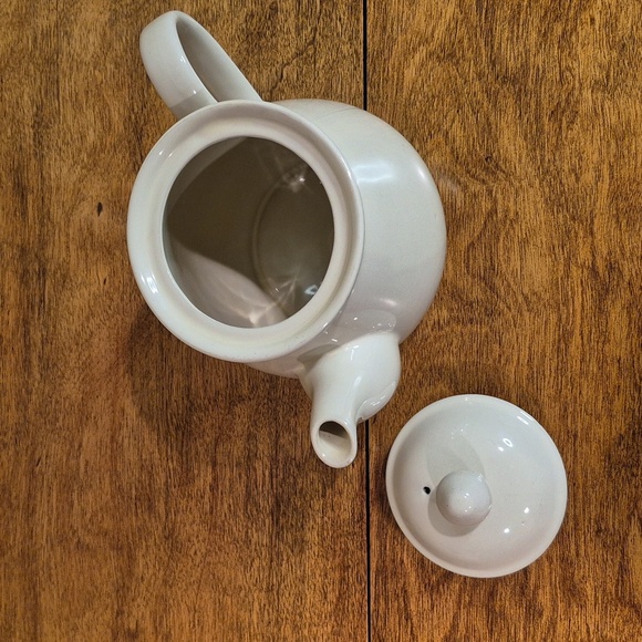 VINTAGE White Ceramic Teapot - Picture 6 of 13